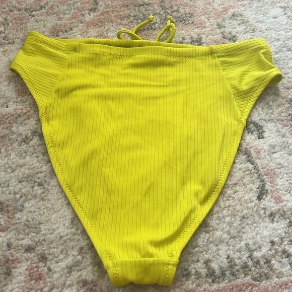 NWT! Swim bundle L/XL - Picture 5 of 7